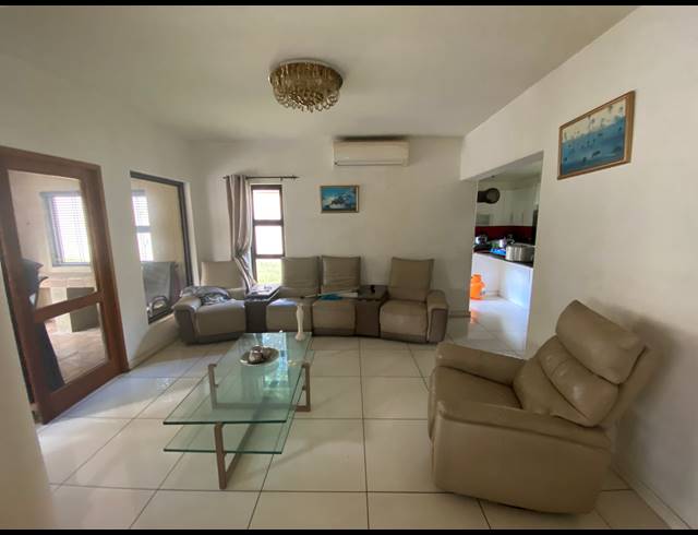 4 BEDROOM FREEHOLD FOR SALE IN GLEN ERASMIA